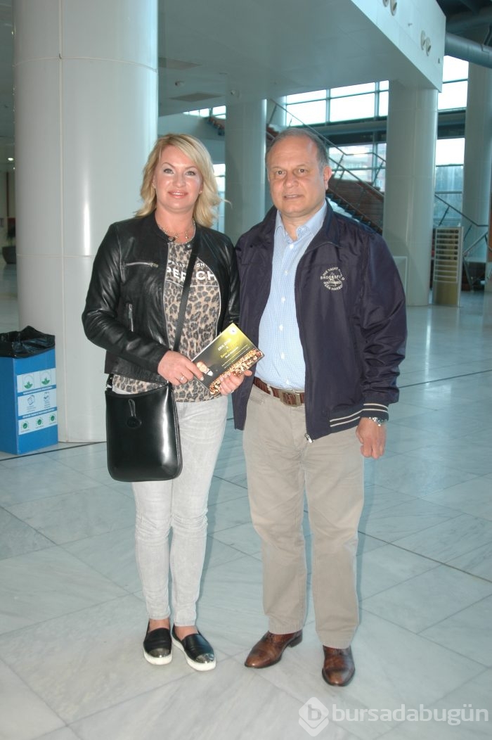  Erol Evgin ile Örnek Müzisyenler  aynı sahnede....