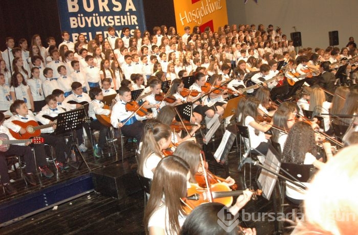  Erol Evgin ile Örnek Müzisyenler  aynı sahnede....