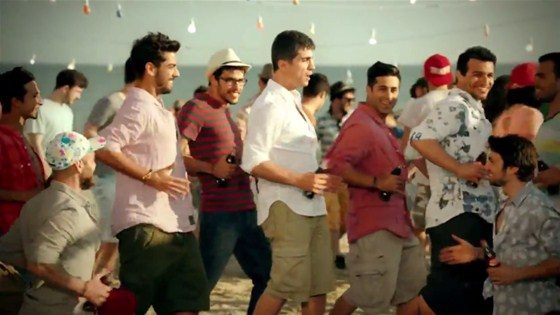 Reklamlardan servet kazandılar
