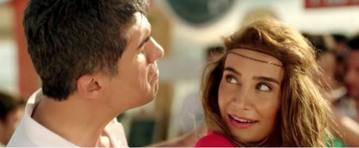 Reklamlardan servet kazandılar
