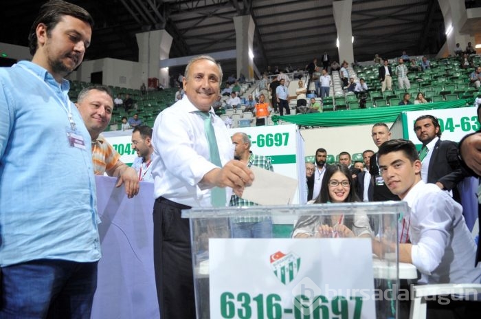 Bursaspor kongresinde büyük heyecan yaşandı!