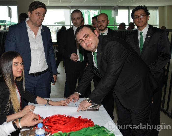 Bursaspor kongresinde büyük heyecan yaşandı!
