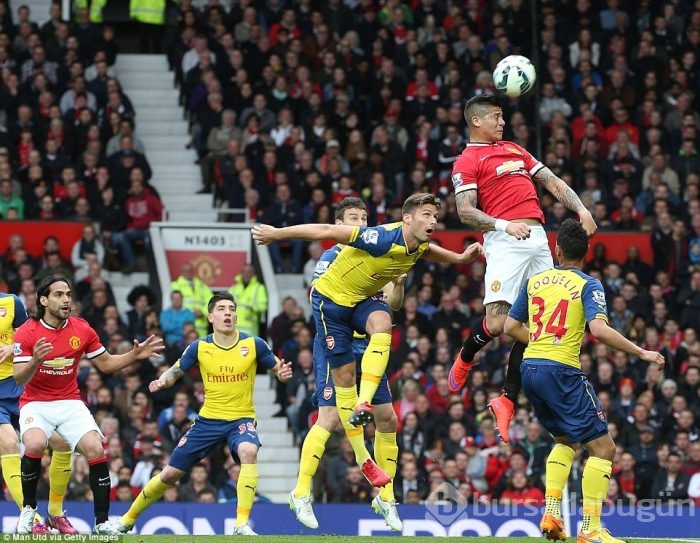 ManU Arsenal'a takıldı!