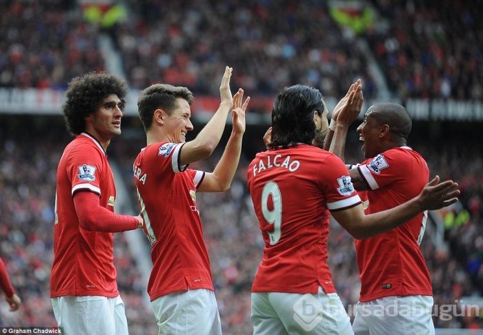 ManU Arsenal'a takıldı!