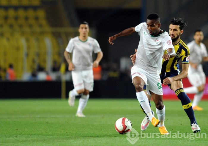 Timsah Fenerbahçe'yi Saraçoğlu'na gömdü!