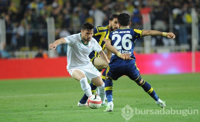 Timsah Fenerbahçe'yi Saraçoğlu'na gömdü!