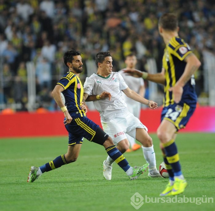 Timsah Fenerbahçe'yi Saraçoğlu'na gömdü!