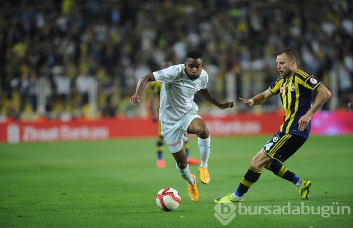 Timsah Fenerbahçe'yi Saraçoğlu'na gömdü!