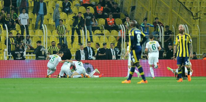 Timsah Fenerbahçe'yi Saraçoğlu'na gömdü!