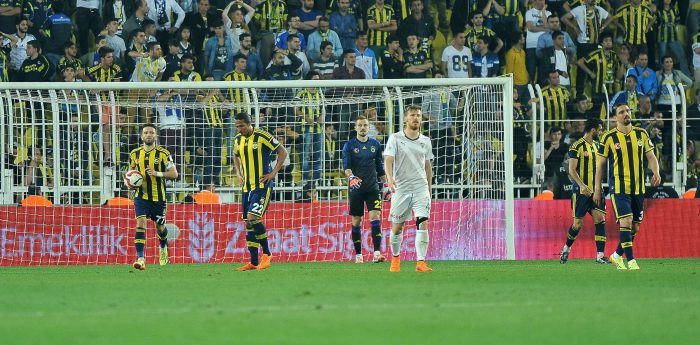 Timsah Fenerbahçe'yi Saraçoğlu'na gömdü!