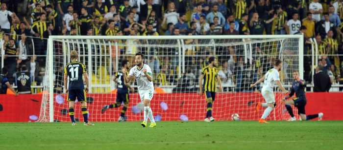Timsah Fenerbahçe'yi Saraçoğlu'na gömdü!