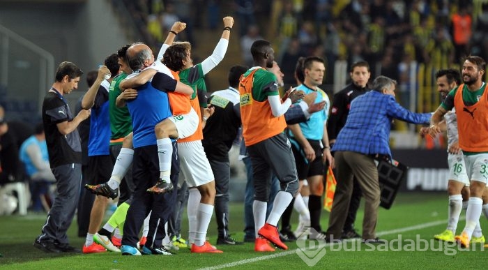 Timsah Fenerbahçe'yi Saraçoğlu'na gömdü!