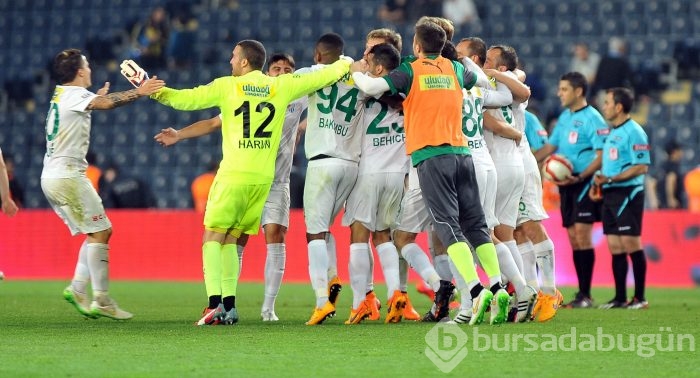 Timsah Fenerbahçe'yi Saraçoğlu'na gömdü!