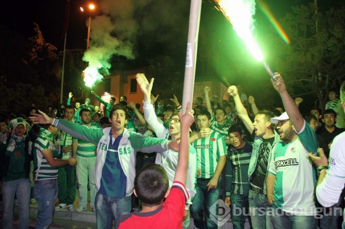 Bursaspor'a Yalova'da muhteşem karşılama!