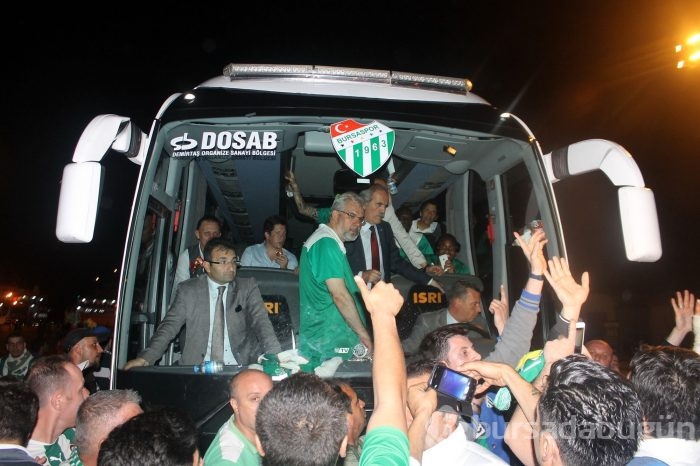 Bursaspor'a Yalova'da muhteşem karşılama!
