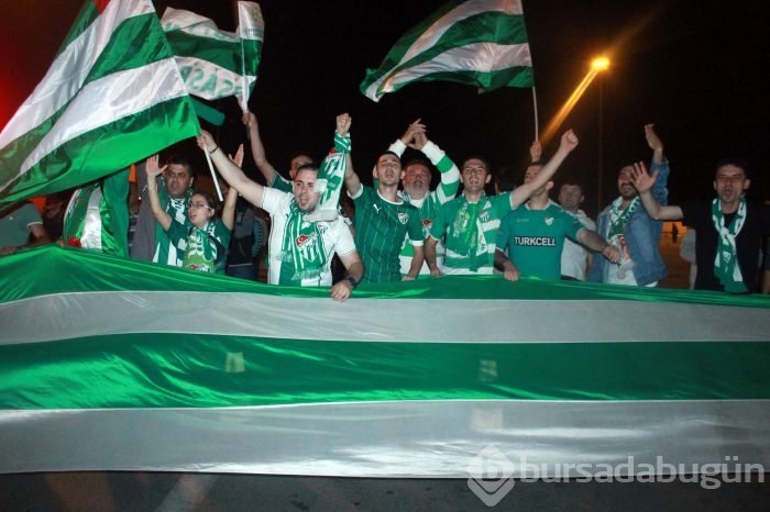 Bursaspor'a Yalova'da muhteşem karşılama!