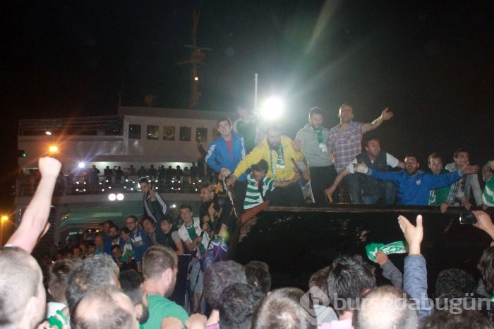 Bursaspor'a Yalova'da muhteşem karşılama!