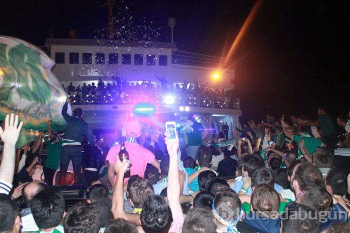 Bursaspor'a Yalova'da muhteşem karşılama!