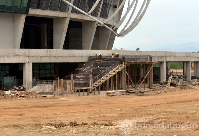 Timsah Arena'nın alttan ısıtma sistemi de tamam