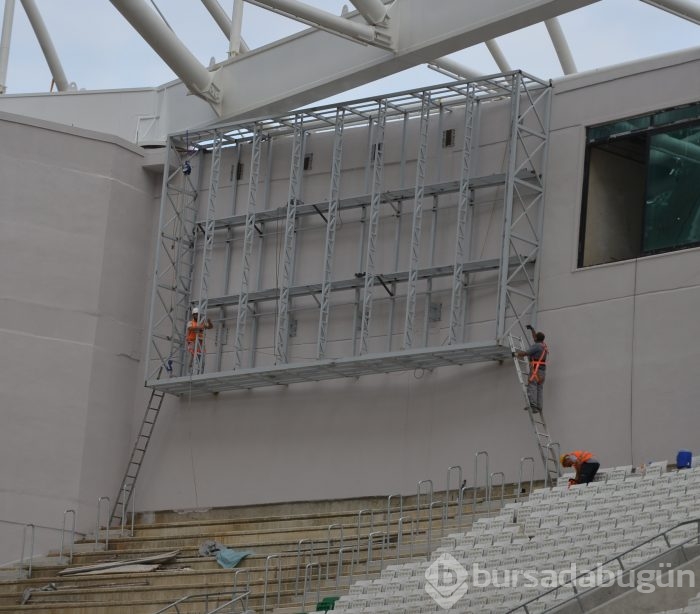 Timsah Arena'nın alttan ısıtma sistemi de tamam