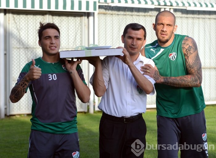 Başbakan Davutoğlu'ndan Bursaspor'a baklava jesti 