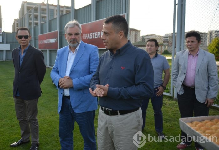 Başbakan Davutoğlu'ndan Bursaspor'a baklava jesti 