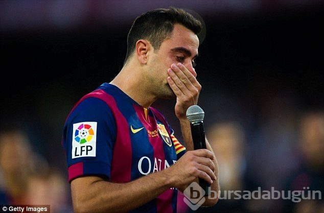 Xavi gözyaşları içinde Barça'ya veda etti!