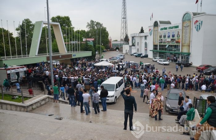 Bursaspor taraftarlarından final biletlerine yoğun ilgi!