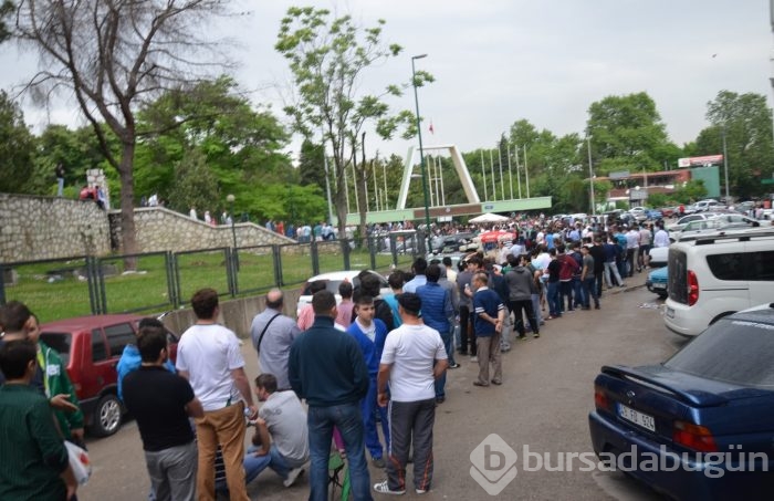 Bursaspor taraftarlarından final biletlerine yoğun ilgi!
