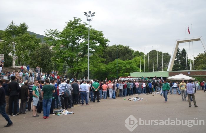 Bursaspor taraftarlarından final biletlerine yoğun ilgi!