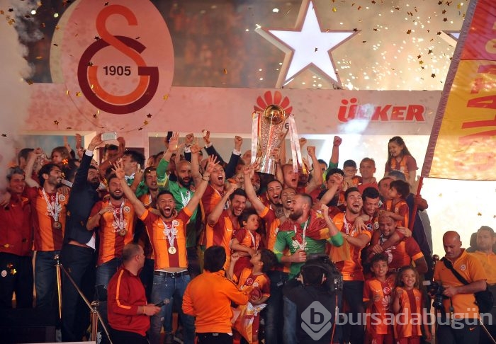 Galatasaray şampiyonluk kupasına kavuştu!