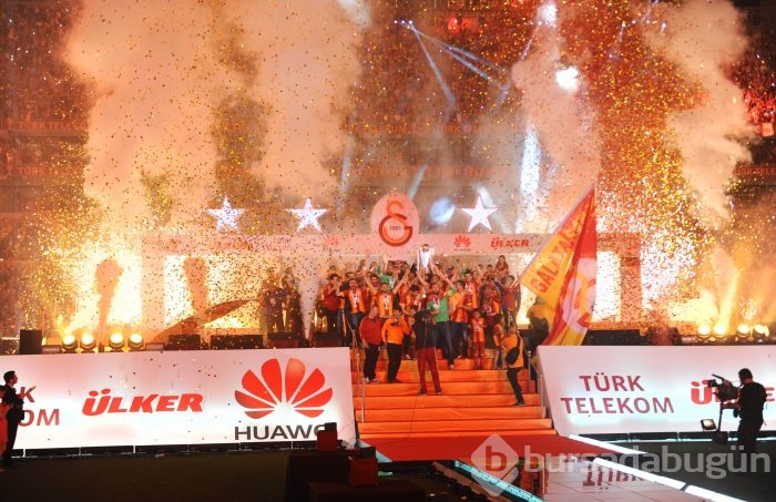 Galatasaray şampiyonluk kupasına kavuştu!