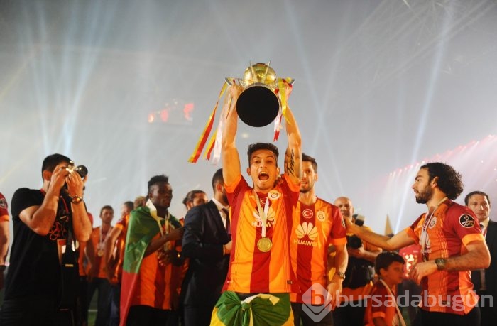 Galatasaray şampiyonluk kupasına kavuştu!
