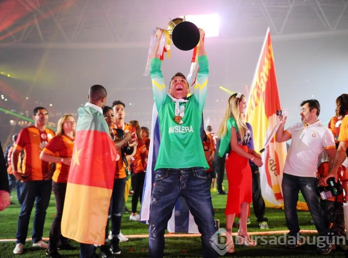 Galatasaray şampiyonluk kupasına kavuştu!