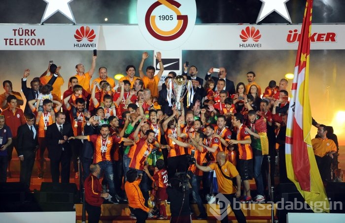 Galatasaray şampiyonluk kupasına kavuştu!