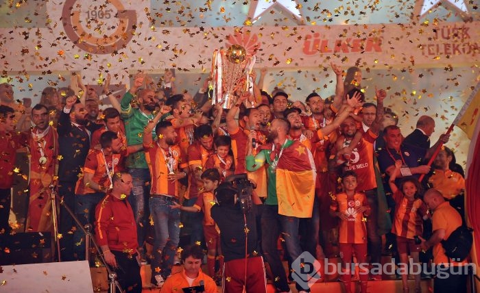 Galatasaray şampiyonluk kupasına kavuştu!