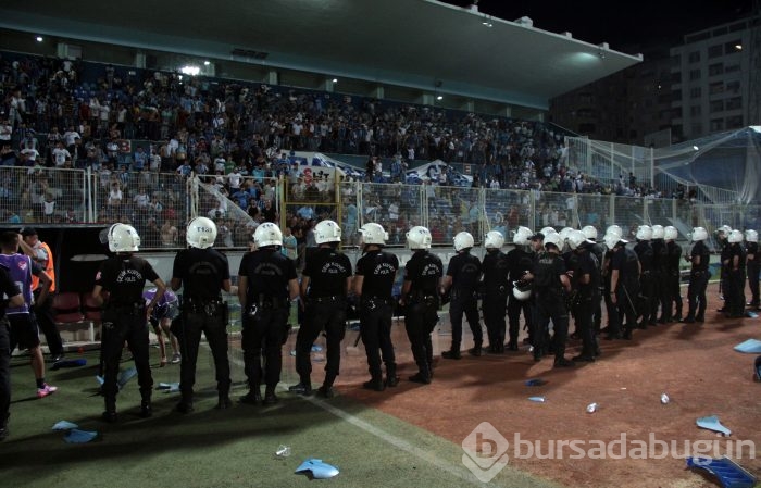 Adana'da maç sonu ortalık savaş alanına döndü!