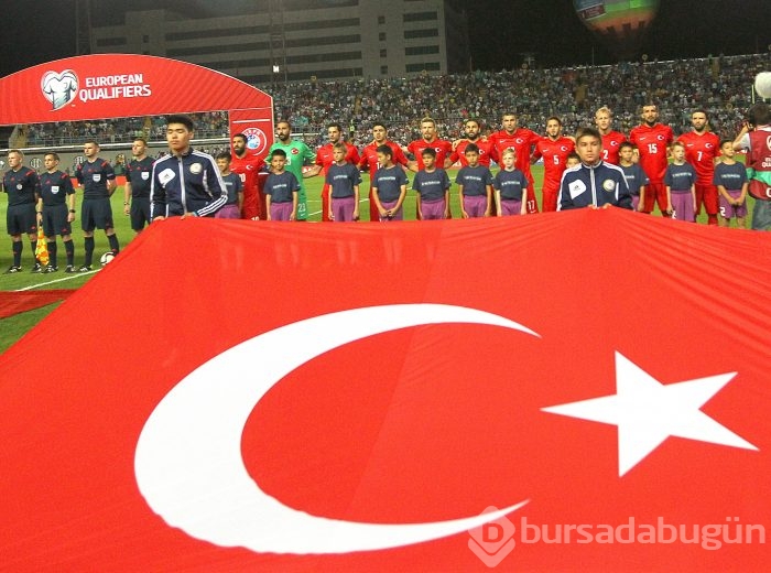 Milli takımı Arda Turan sırtladı!