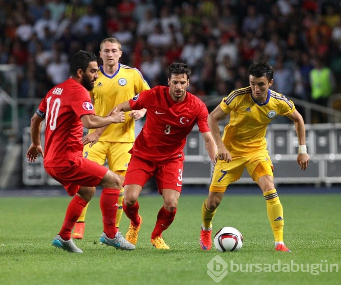 Milli takımı Arda Turan sırtladı!