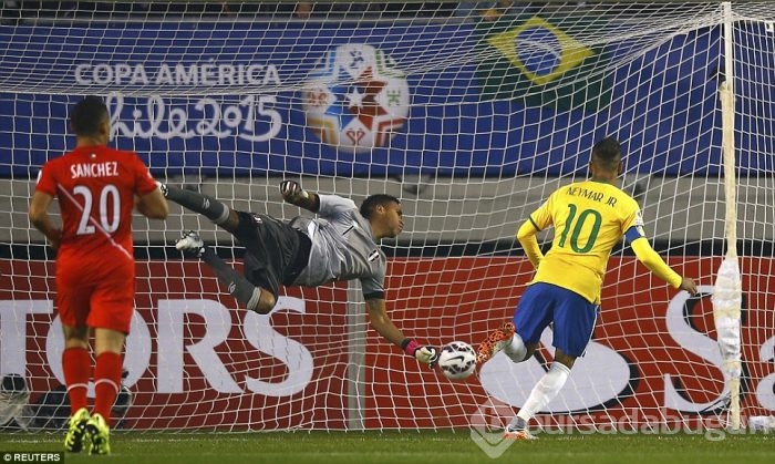 Neymar Brezilya'yı ipten aldı!