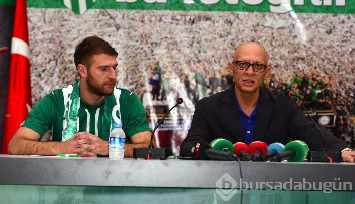 Sedat Berisha'dan Bursaspor'a 3 yıllık imza!