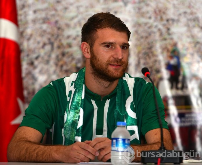 Sedat Berisha'dan Bursaspor'a 3 yıllık imza!