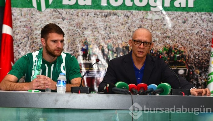 Sedat Berisha'dan Bursaspor'a 3 yıllık imza!