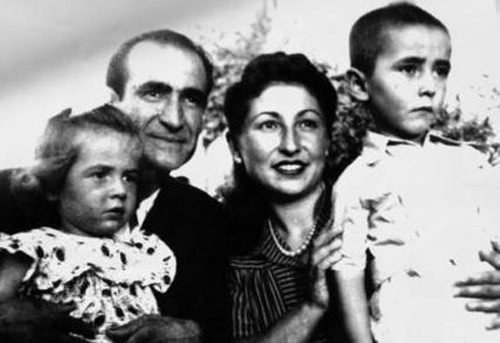 Ünlülerin aile albümü