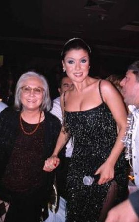 Ünlülerin aile albümü