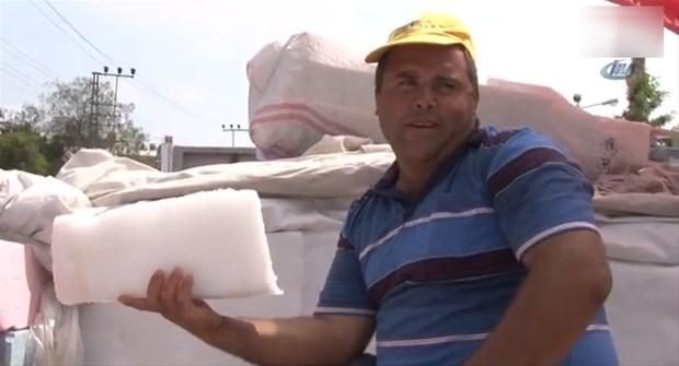 Sokakta buz satarak ne kadar kazanıyor?