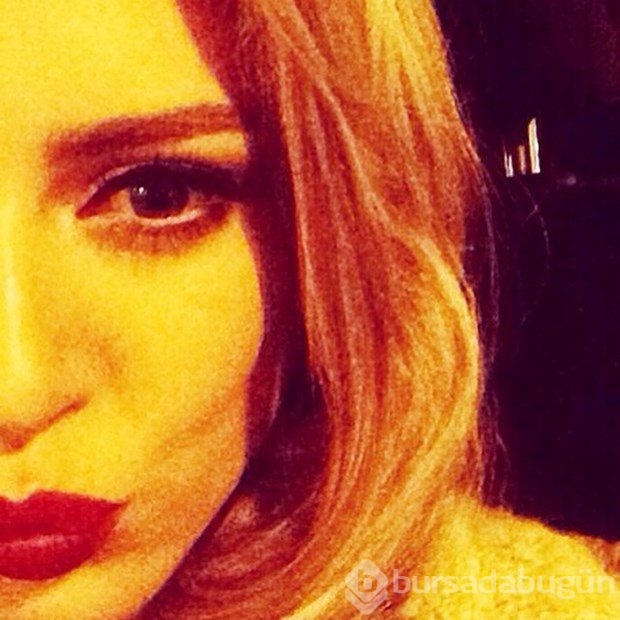 Sinem bu fotoğrafını 17 dakikada sildi
