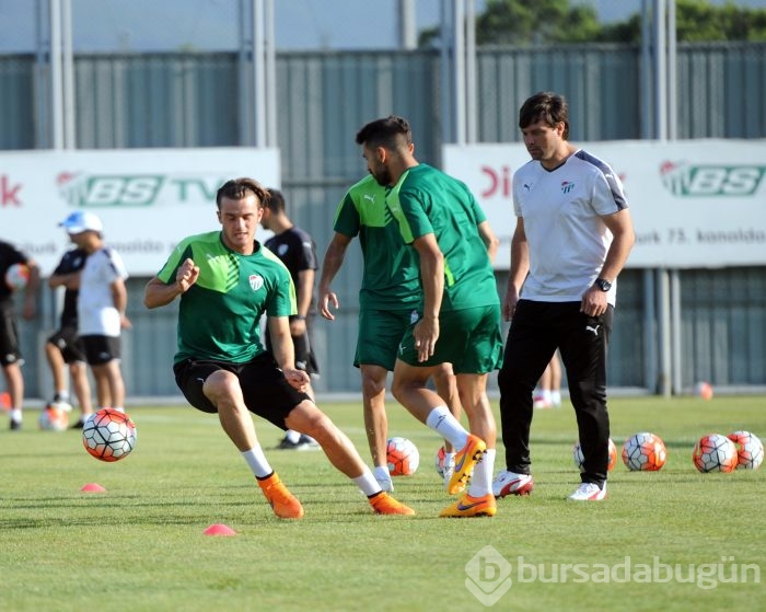 Bursaspor yoğun tempoda çalışıyor 