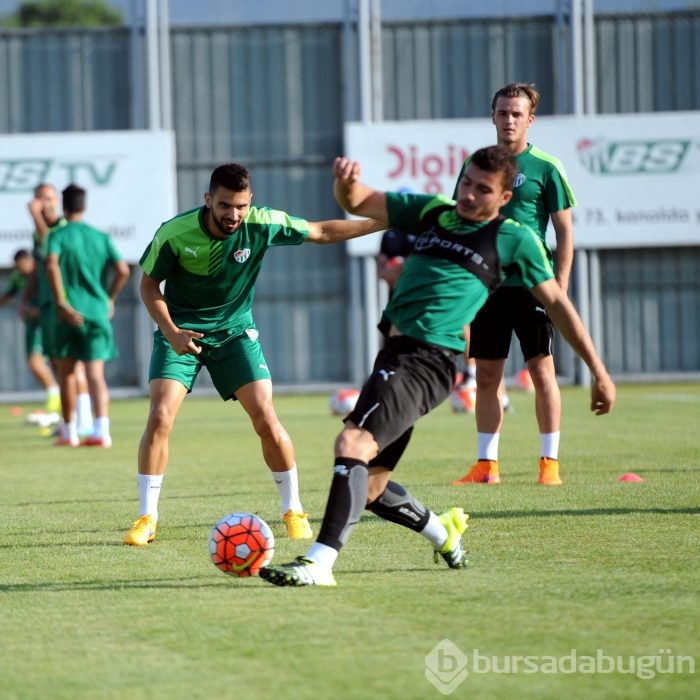 Bursaspor yoğun tempoda çalışıyor 