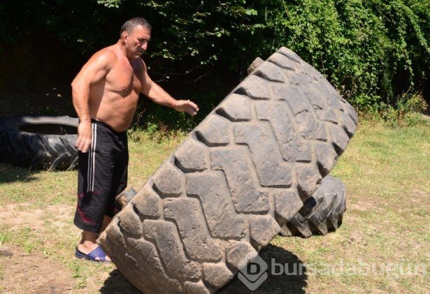 57 yaşında 300 kiloluk lastikle çalışıyor!